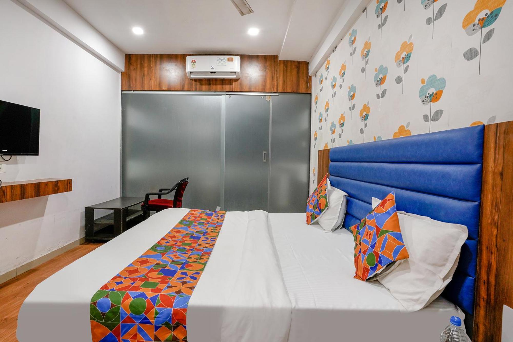 Fabhotel The Valentine - Udhna Road Surat Exterior photo