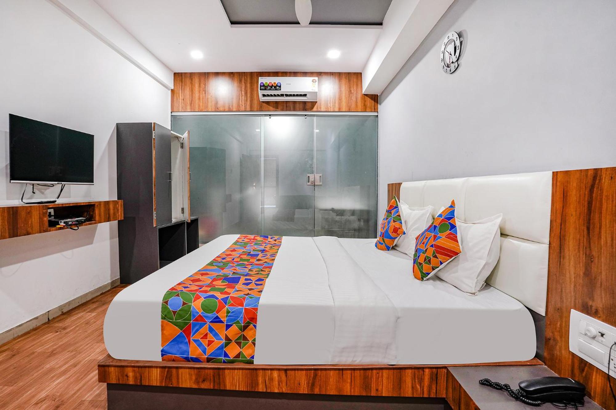 Fabhotel The Valentine - Udhna Road Surat Exterior photo